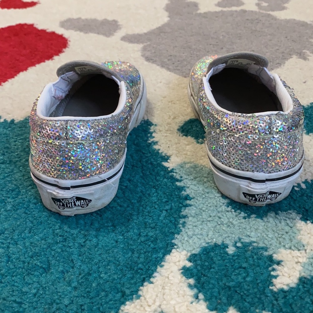 Vans - Picture 3 of 5